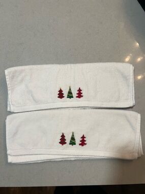 Set of 2 White Decorative Towels - Christmas Trees